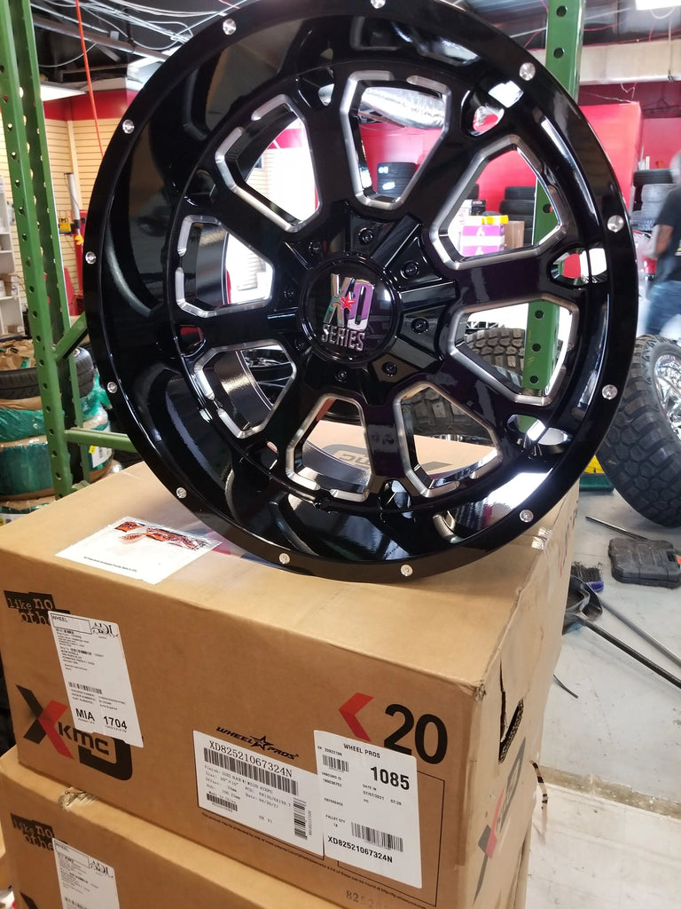 20 Inch 20x10 Rims XD Series 825 Wheels BP: 6x135 Set of 4 ET:24 Ford ...